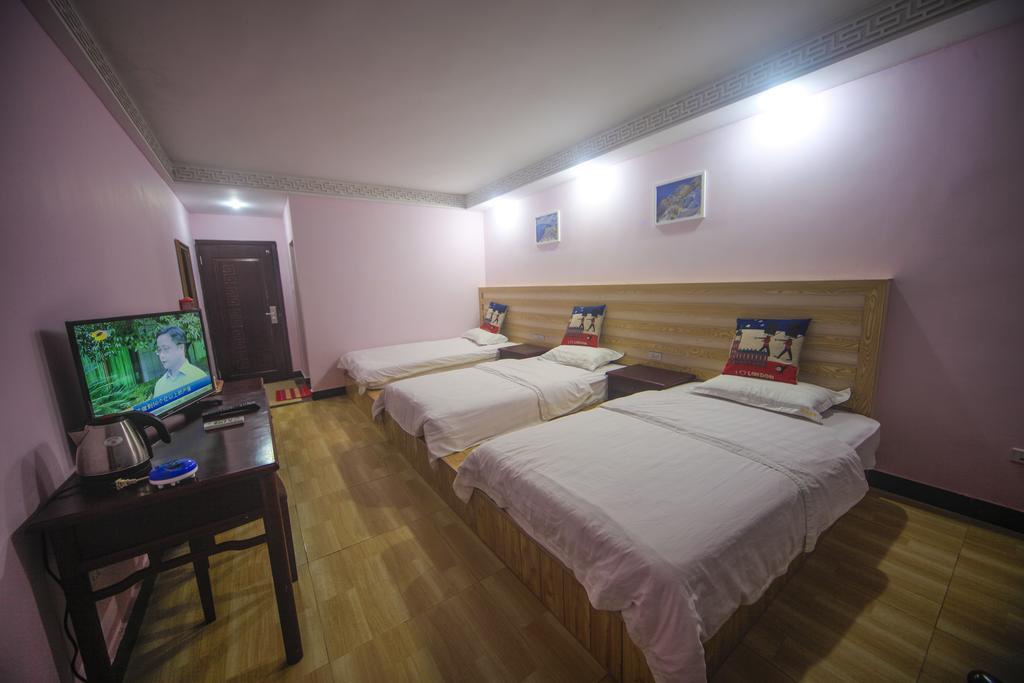 Fawlty Towers Hotel 양수오 객실 사진